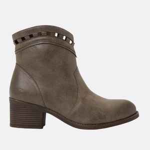 NWOT Women’s Billabong Booties
